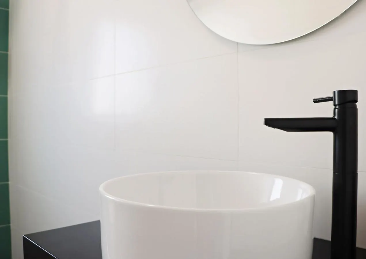 Villa Vivenda Geminada Com Piscina A 10 Minutos A Pe Da Praia Portimao