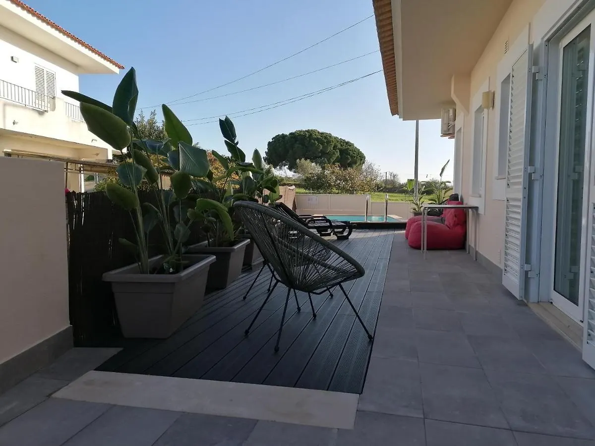 Vivenda Geminada Com Piscina A 10 Minutos A Pe Da Praia Portimão Portugal